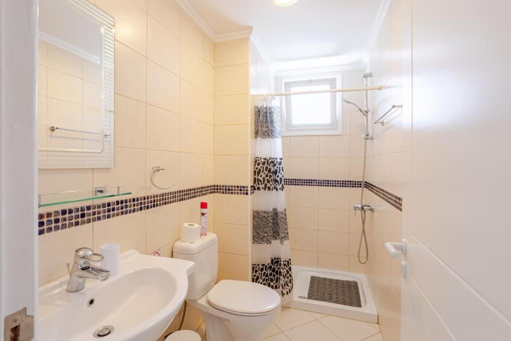 Grosses Apartment In Idyllischer Anlage, Strandnah Mandria  Dış mekan fotoğraf