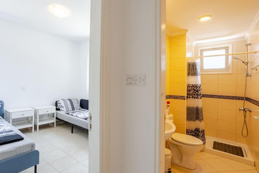 Grosses Apartment In Idyllischer Anlage, Strandnah Mandria  Dış mekan fotoğraf